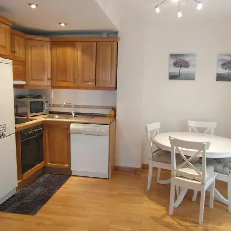 B18 - Edif Perramo - Villmor 아파트 *