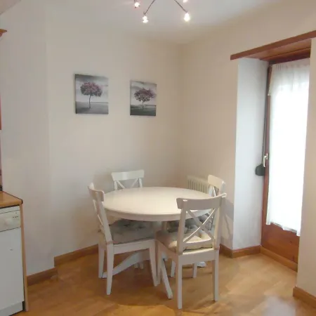 B18 - Edif Perramo - Villmor 아파트 *